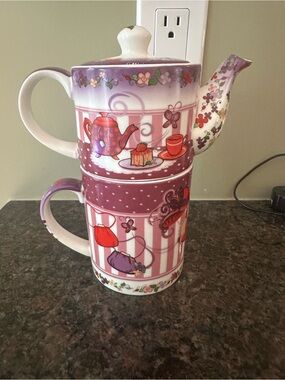 Paul Cardew 2004 Red Hat Society Tea Time Tea for One Teapot
